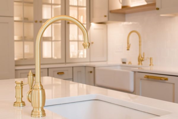 Casper's Kitchen and Bath Accessories faucets found at French Creek Designs Store. Include sinks, faucets, cabinet lighting, cabinet hardware, mirrors, bathtubs, free standing tubs,